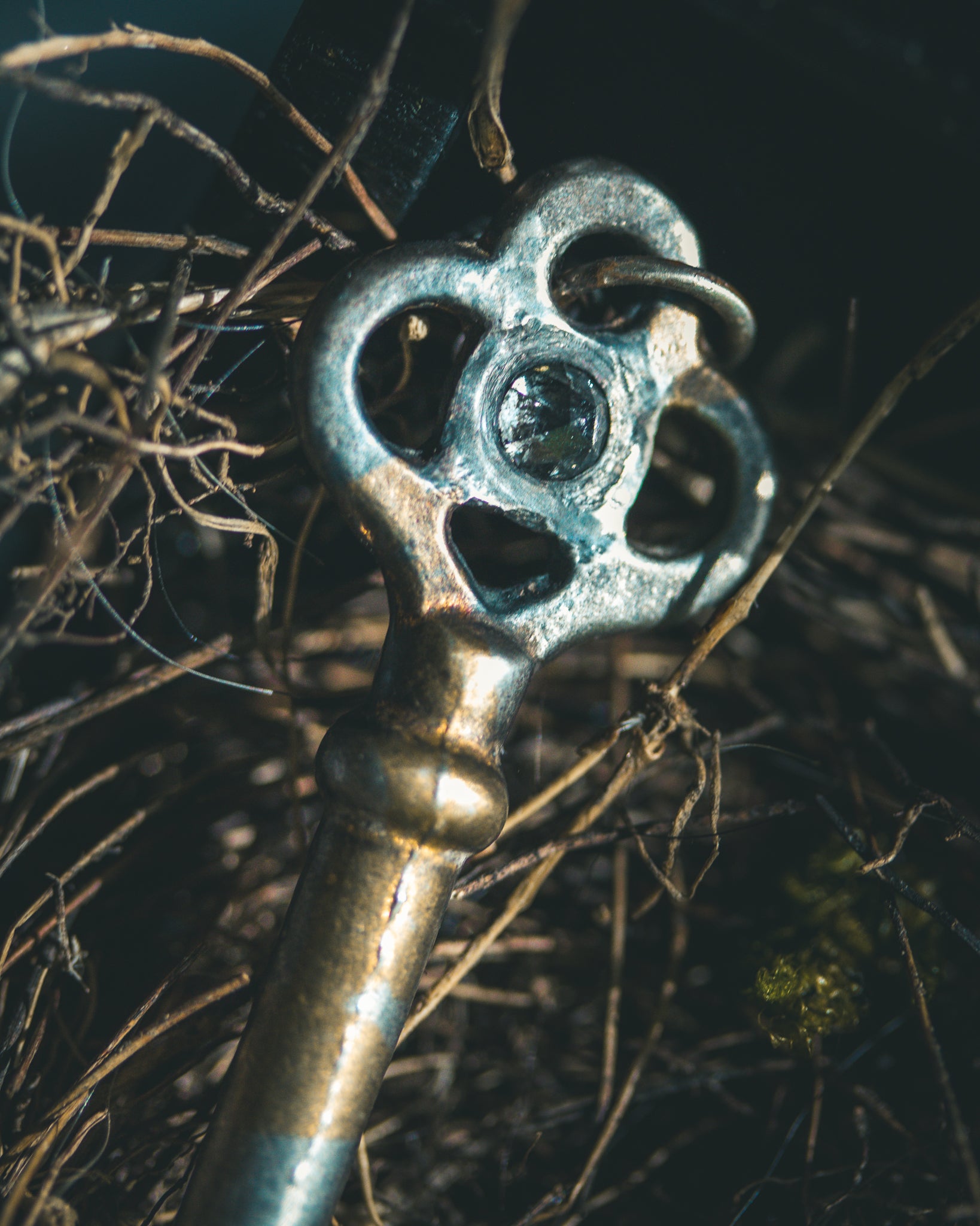 Hekate's Crossroads Key with 4mm Salt & Pepper Diamond – Sterling Silver & 23.5K Gold | Occult Talisman Pendant