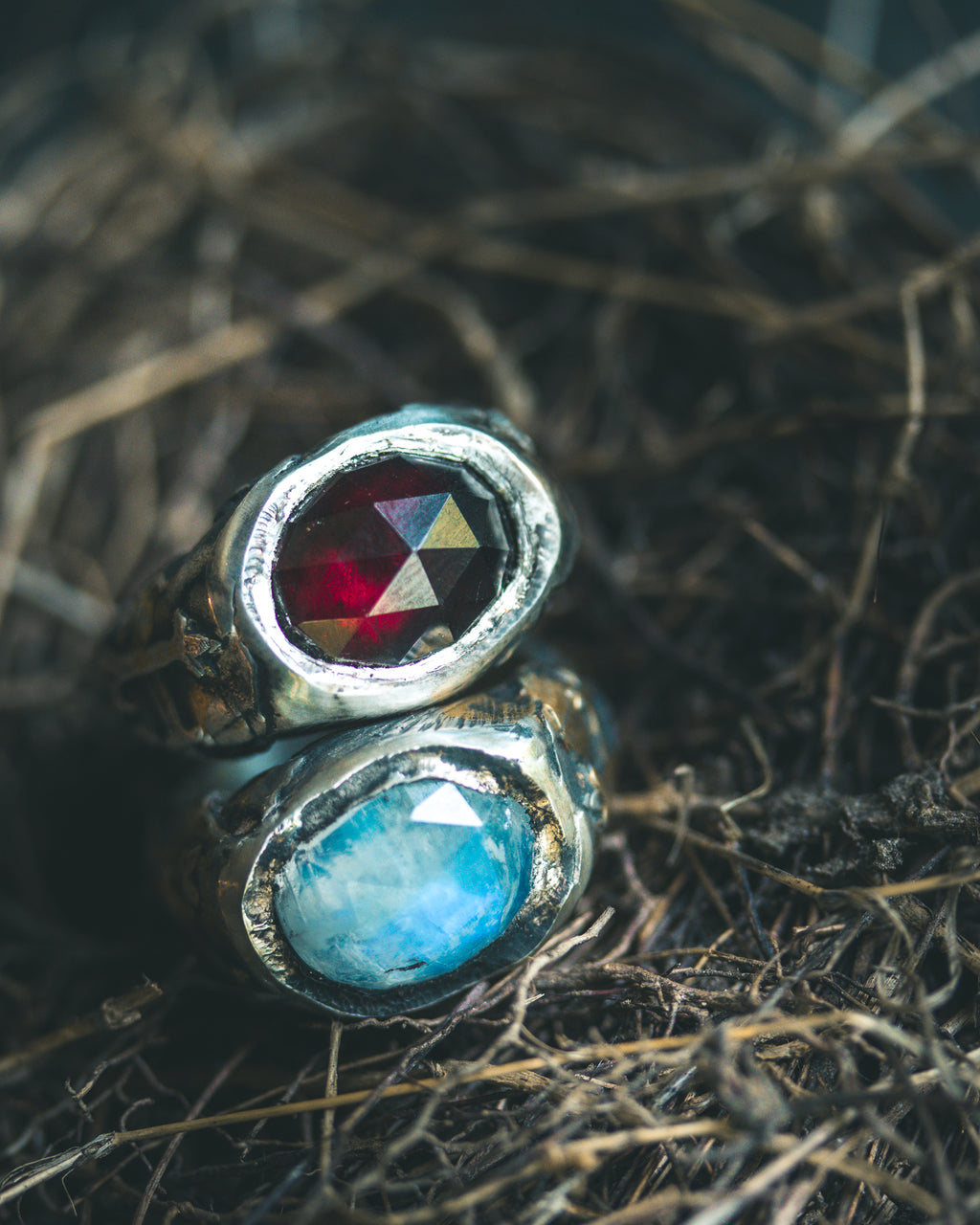 Oculus Garnet Ring: Your Personal Scrying Stone