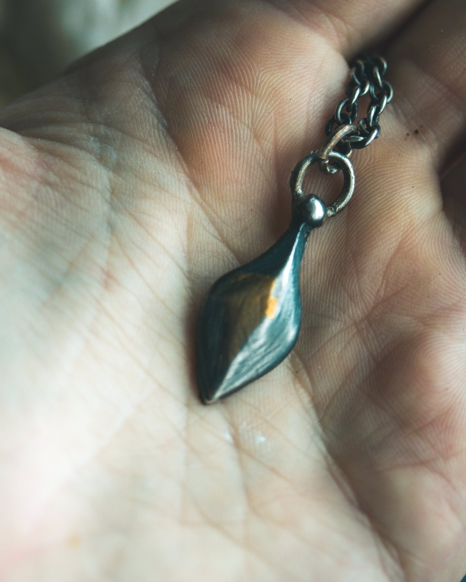 Ancient Echoes Amulet Elegant Urn - Machinations