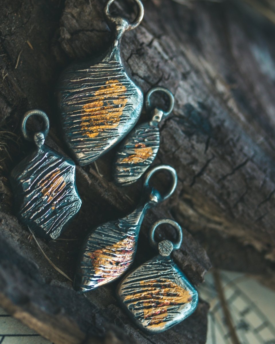 Ancient Echoes Collection: Timeless Amulet with Slashing Cut Mark Design – Handcrafted in Sterling Silver and 23.5K Gold - Machinations