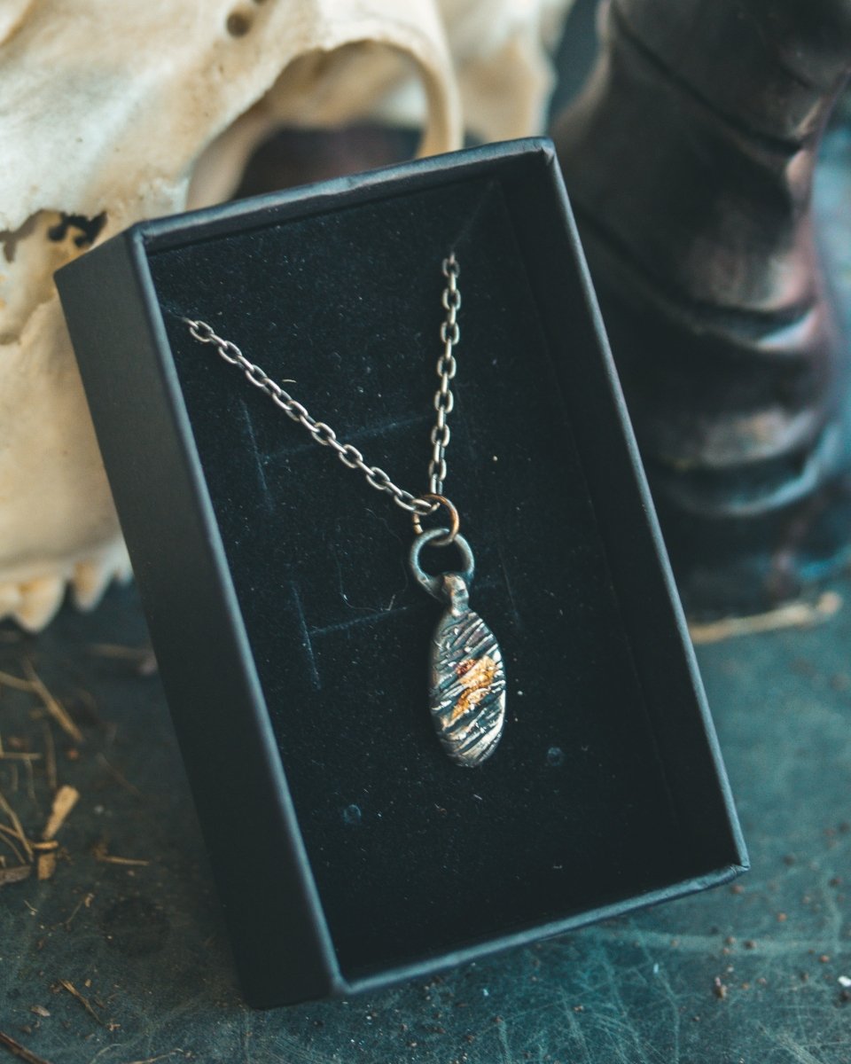 Ancient Echoes Collection: Timeless Amulet with Slashing Cut Mark Design – Handcrafted in Sterling Silver and 23.5K Gold - Machinations