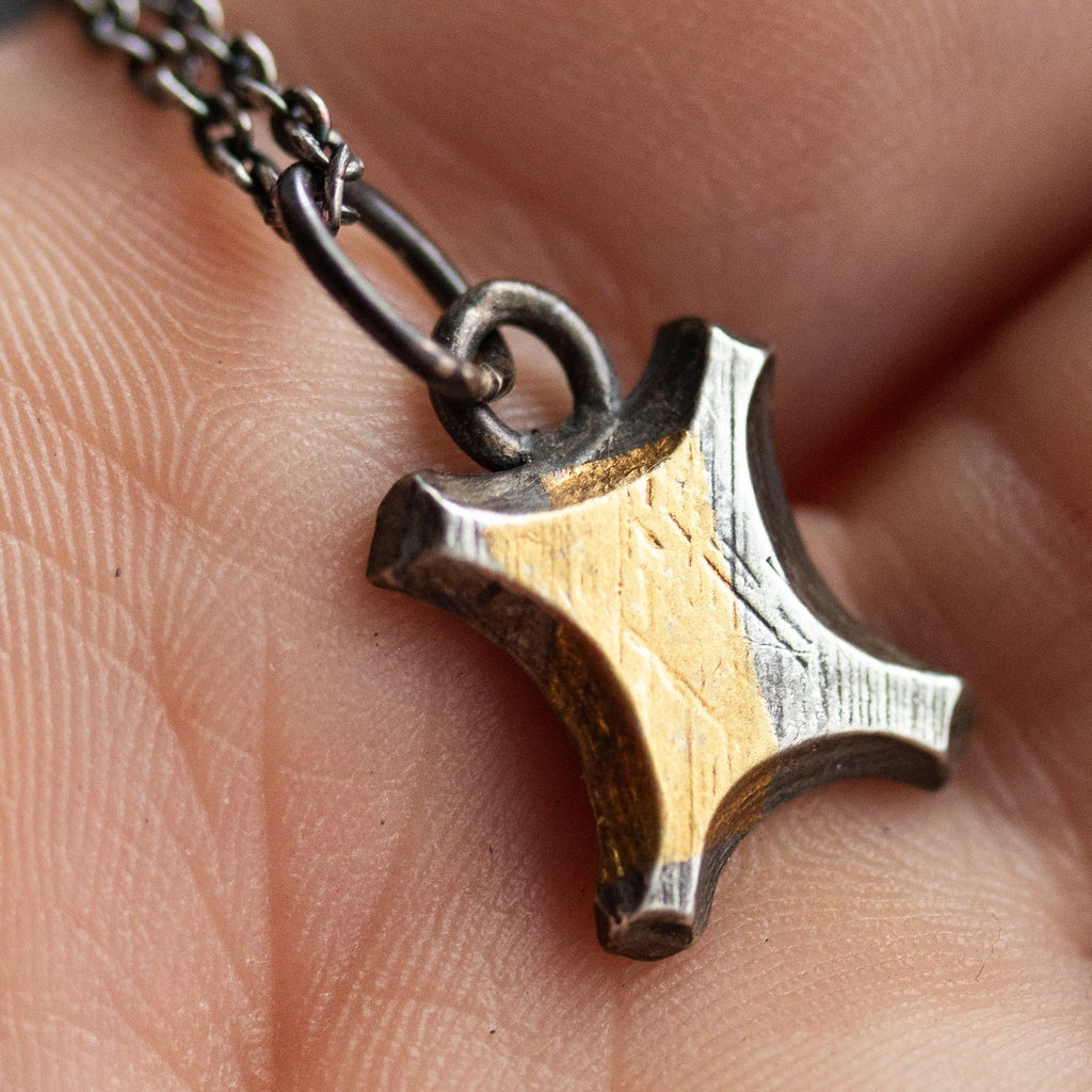 Beyond the vale Amulets - Machinations