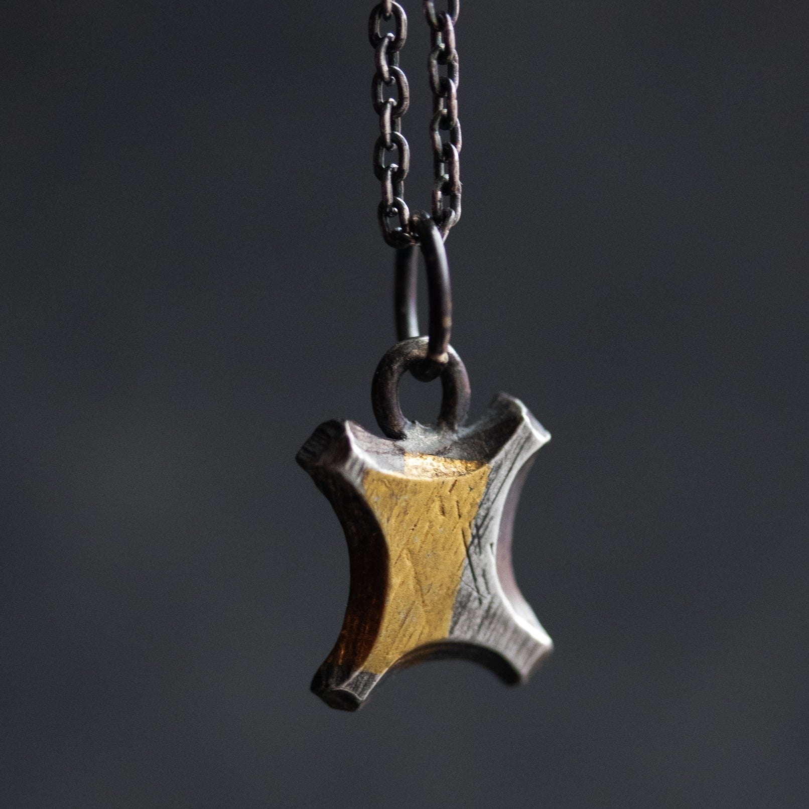 Beyond the vale Amulets - Machinations