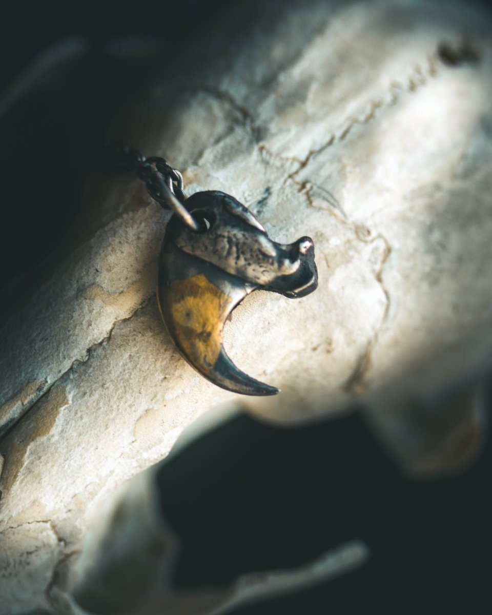 Bobcat Claw Pendant: A Symbol of Mystery and Freedom - Machinations