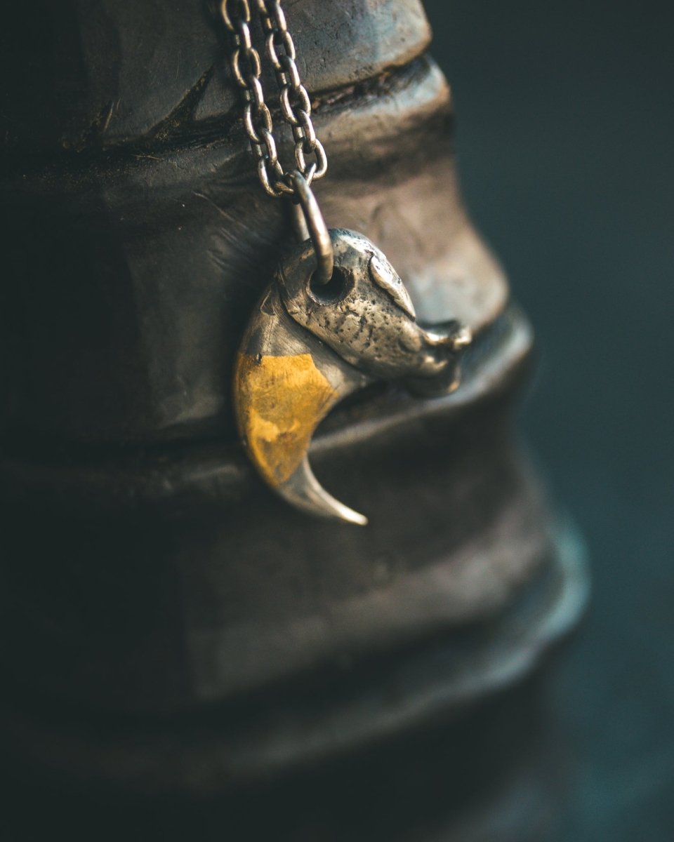 Bobcat Claw Pendant: A Symbol of Mystery and Freedom - Machinations