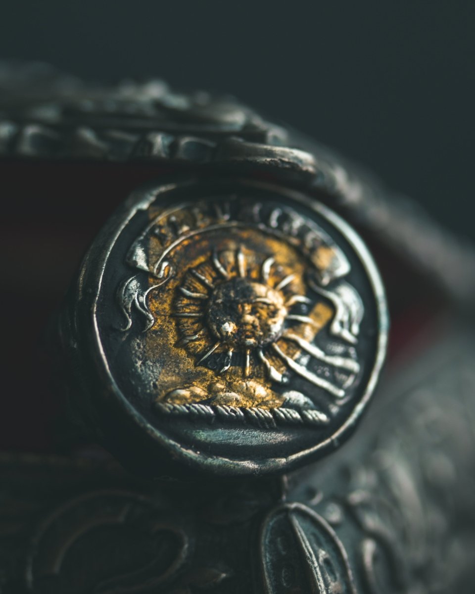 Brilliant Sun Ring: A Symbol of Vitality and Enlightenment - Machinations