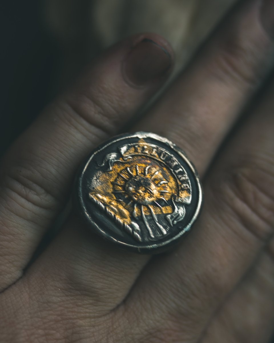 Brilliant Sun Ring: A Symbol of Vitality and Enlightenment - Machinations