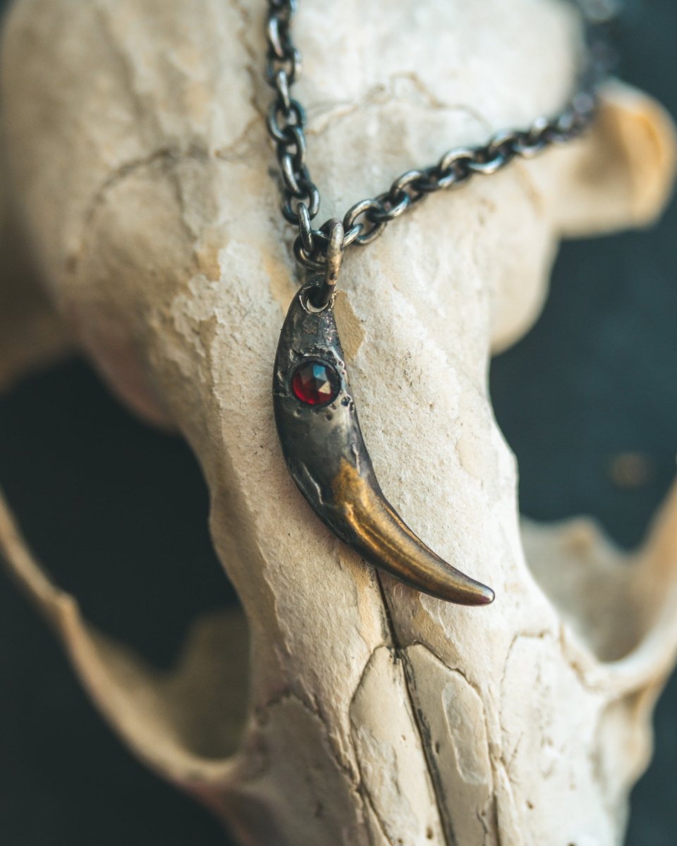 Fox Fang Pendant with Rose - Cut Almandine Garnet: A Symbol of Cunning, Passion, and Transformation - Machinations