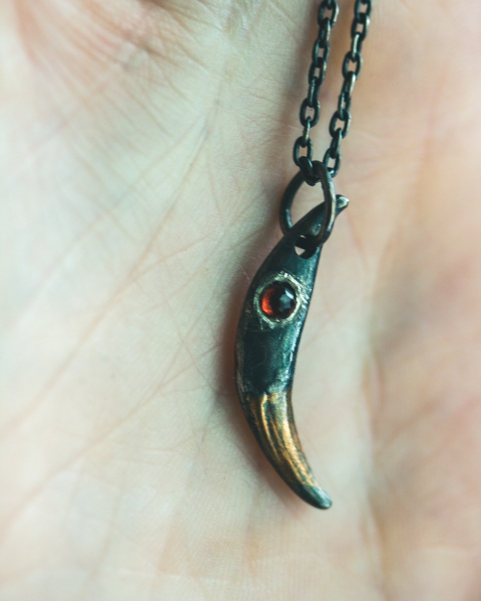 Fox Fang Pendant with Rose - Cut Almandine Garnet: A Symbol of Cunning, Passion, and Transformation - Machinations