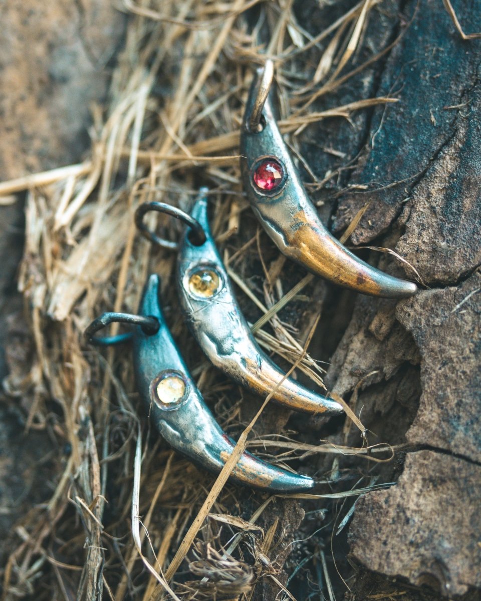 Fox Fang Pendant with Rose - Cut Sphene: A Symbol of Cunning, Clarity, and Transformation - Machinations