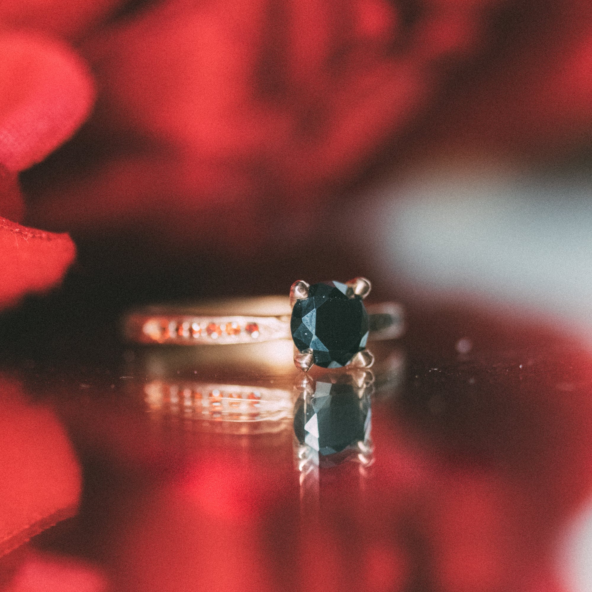 Freya Engagement Ring 1 CARAT BLACK ENGAGEMENT RING, 18K ROSE GOLD - Machinations