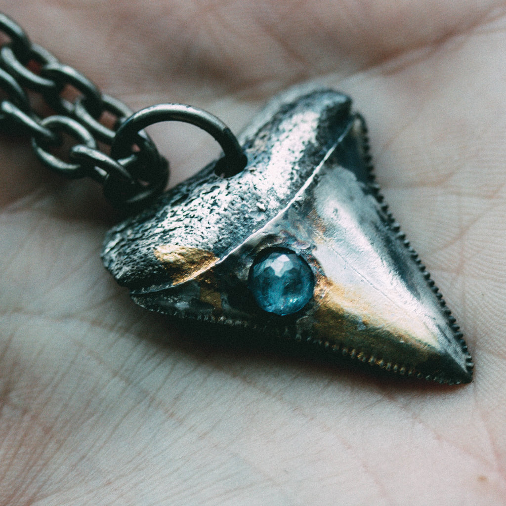 Great White Shark With Santa Maria Rose Cut - Machinations