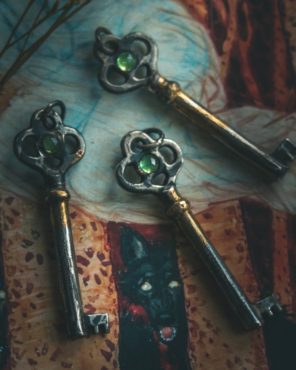 Hekate's Crossroads Key with Tsavorite Garnet – A One of a Kind Talisman of Rare Power, Transformation, and the Liminal Threshold - Machinations