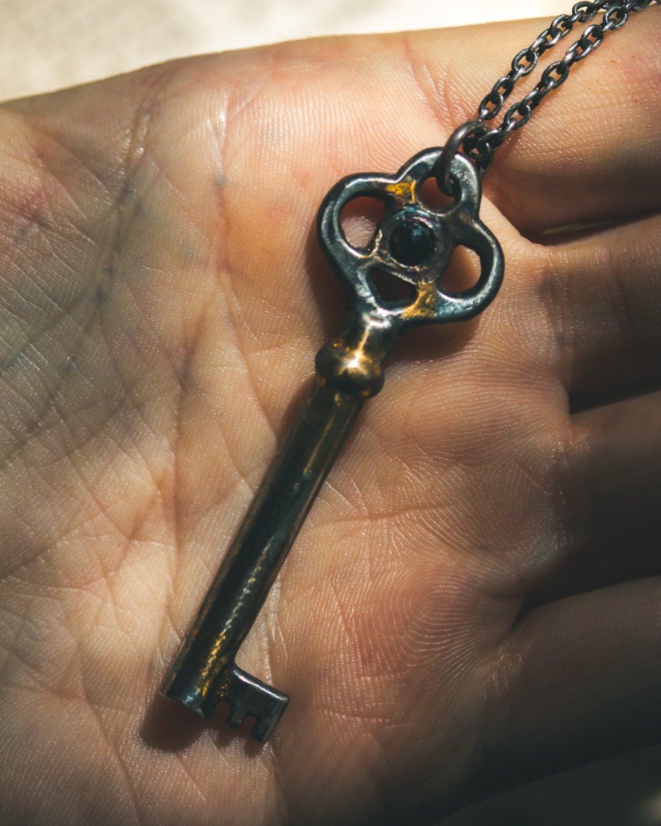 Hekate's Key Pendant with Black Spinel – A Talisman of Protection, Shadow Work, and Inner Power - Machinations
