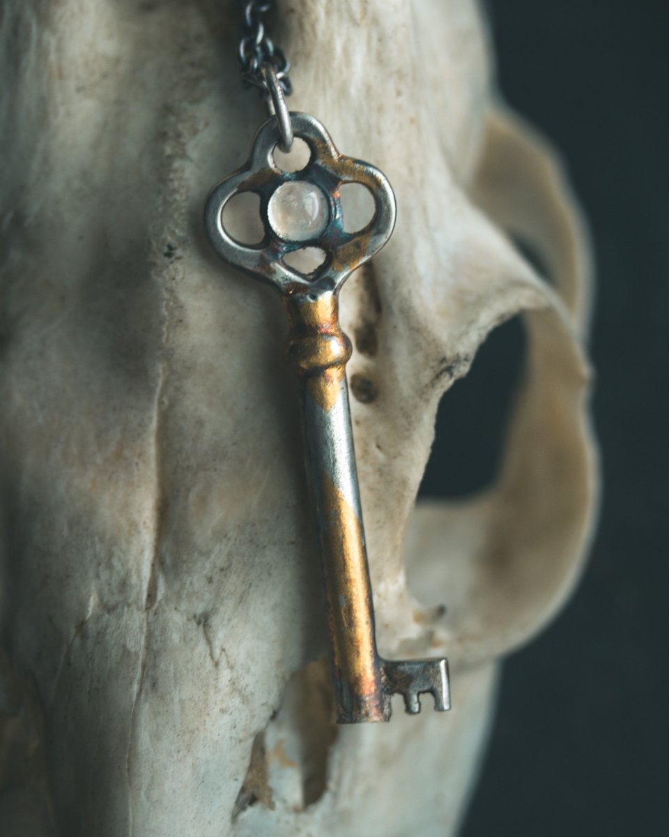 Hekate's Key Pendant with Moonstone: Embrace Intuition and Enlightenment - Machinations