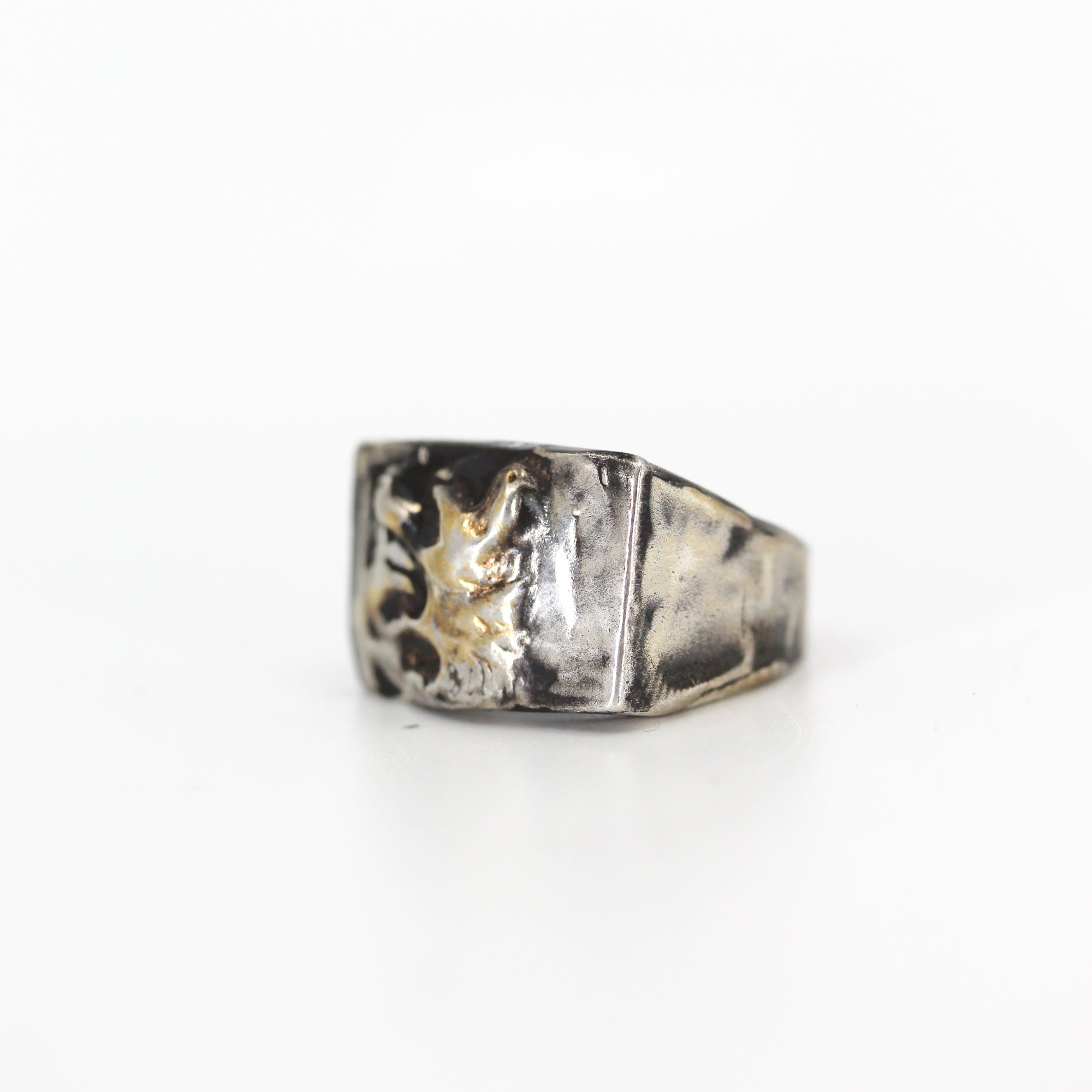 Illuminated Fenrir Wolf Signet Ring - Machinations