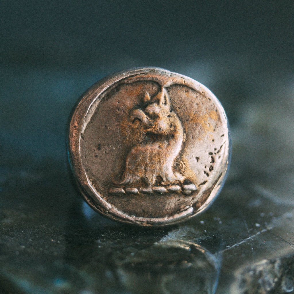 Illuminated Griffin Signet Ring - Machinations