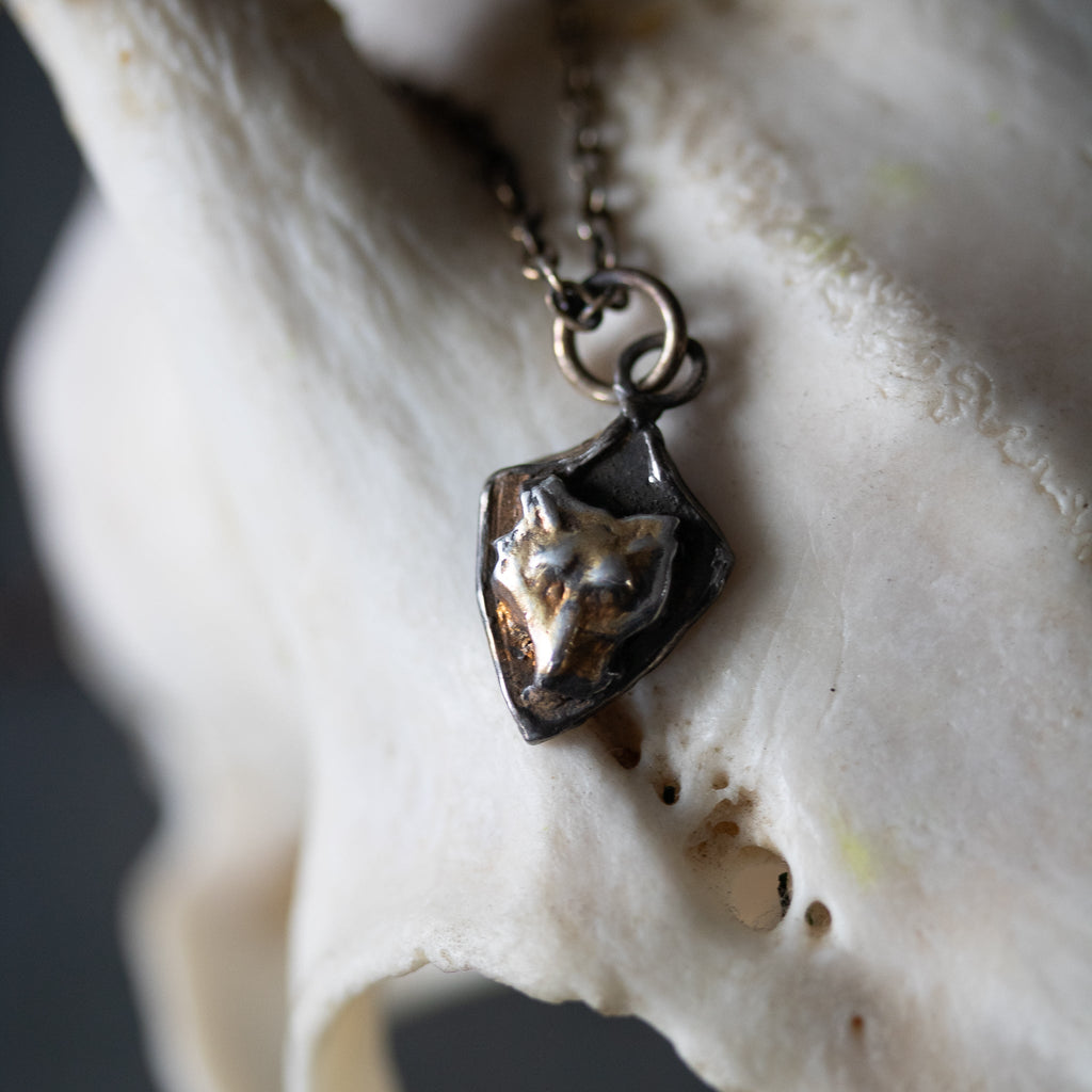 Knight Amulet Fox Shield - Machinations