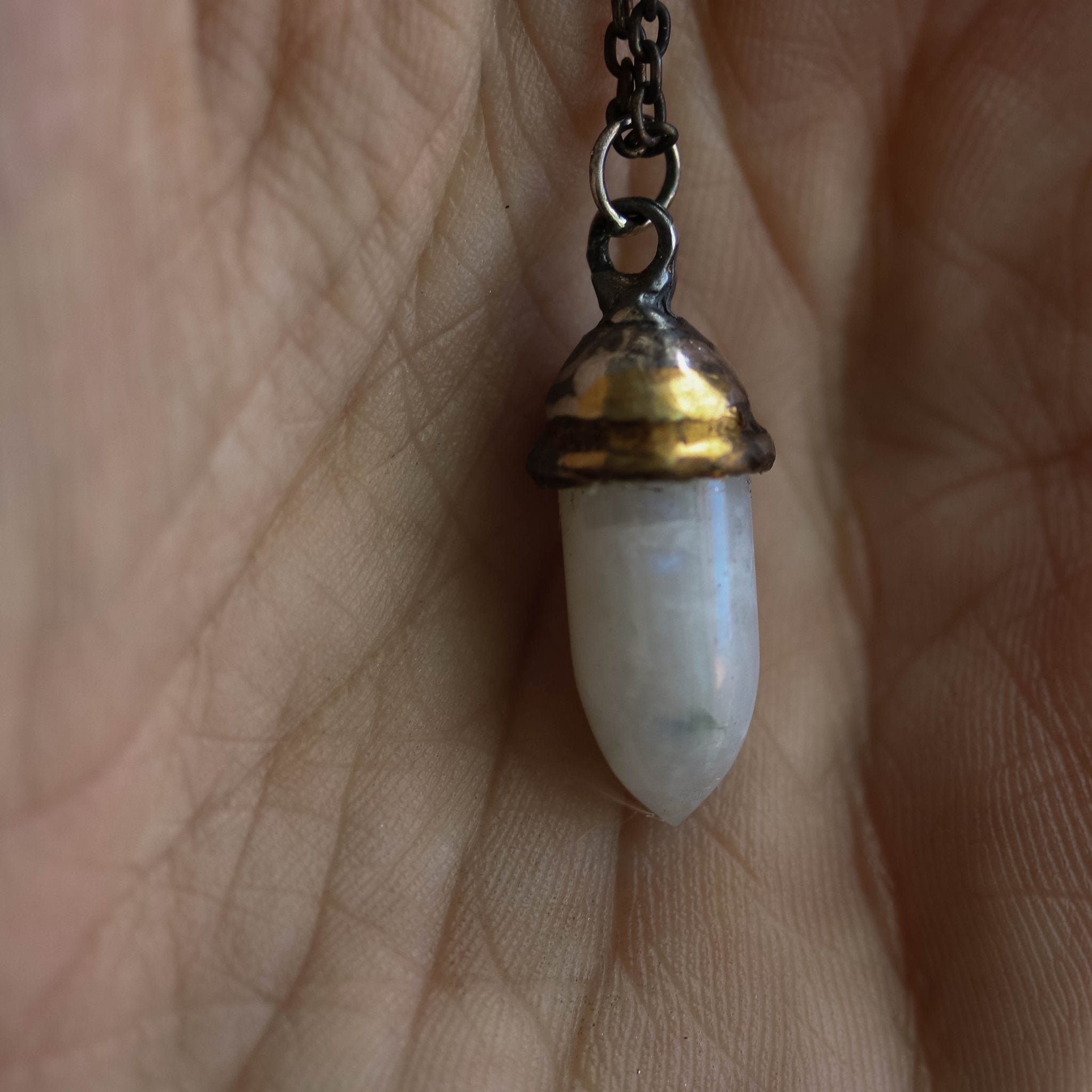 Knight Amulet Moonstone - Machinations