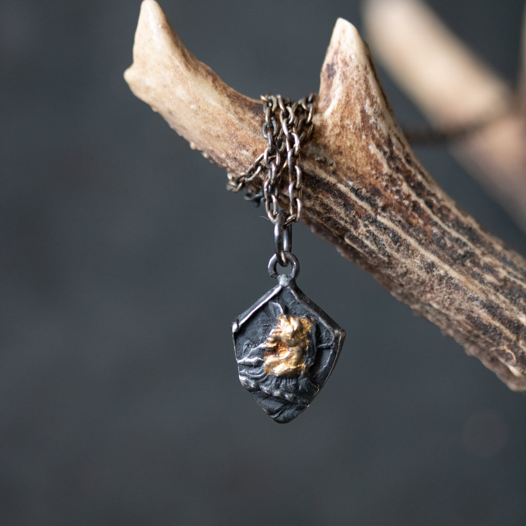 Knights Amulet Unicorn - Machinations