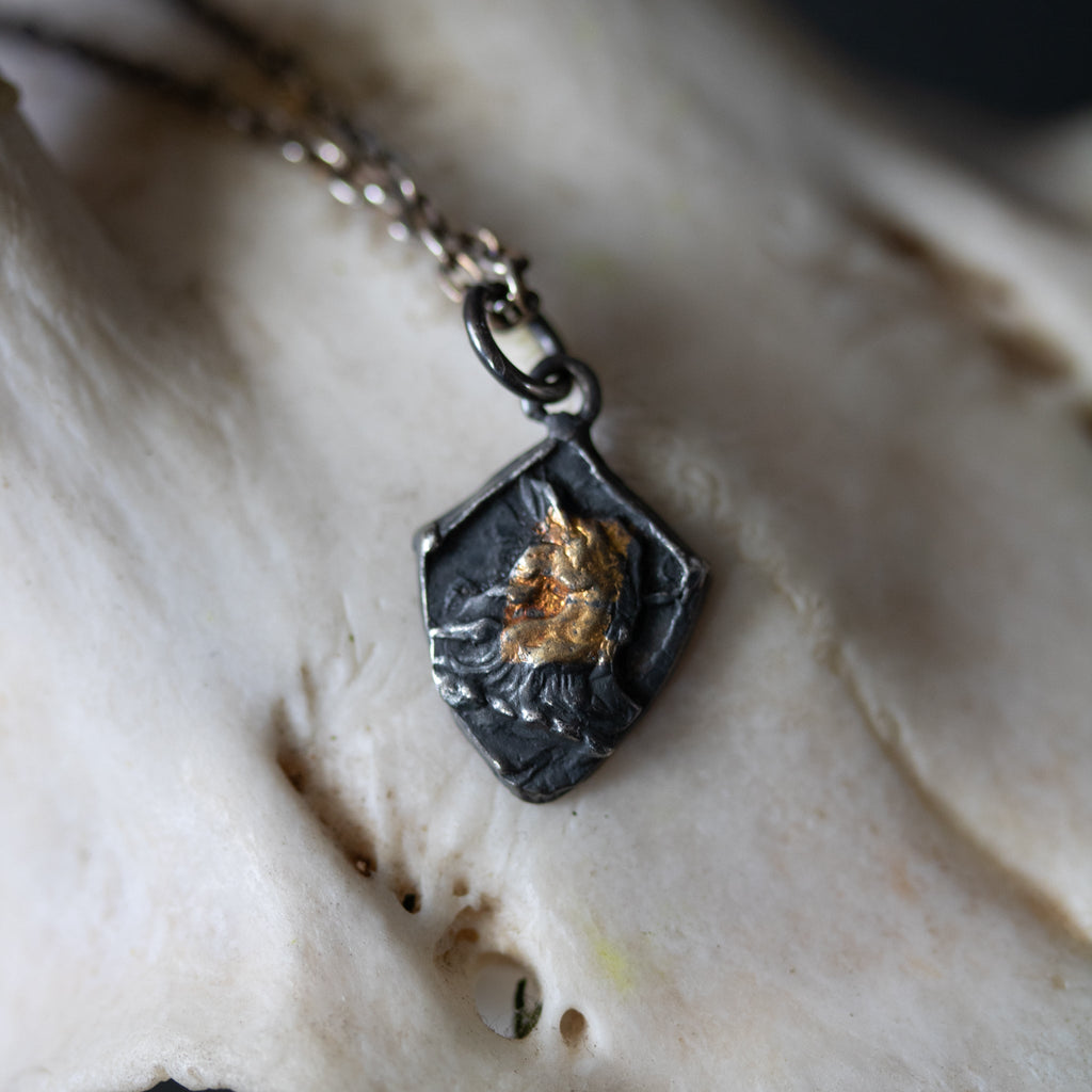 Knights Amulet Unicorn - Machinations