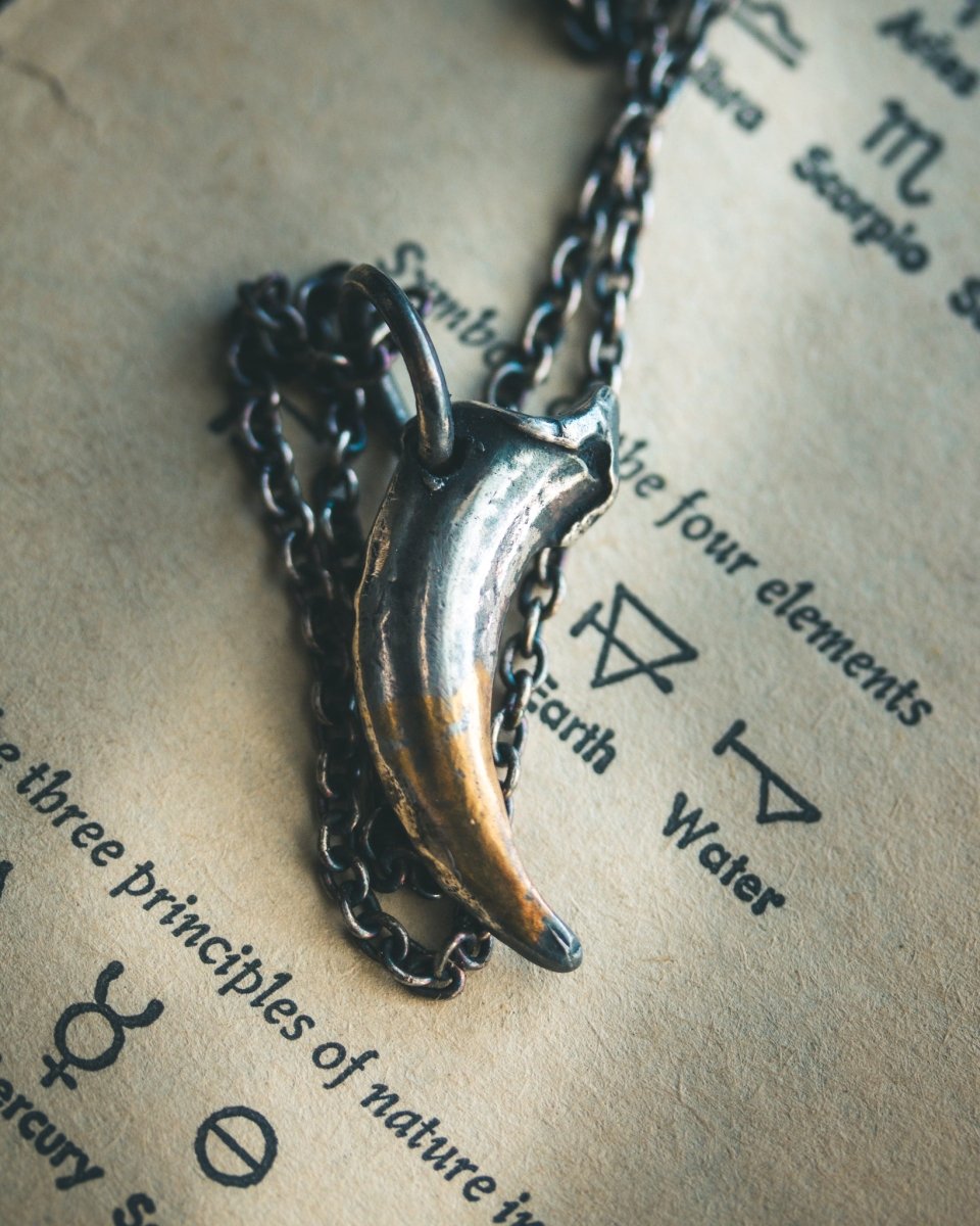 Lupus Spiritus Claw Pendant — A Guardian's Mark | - Machinations
