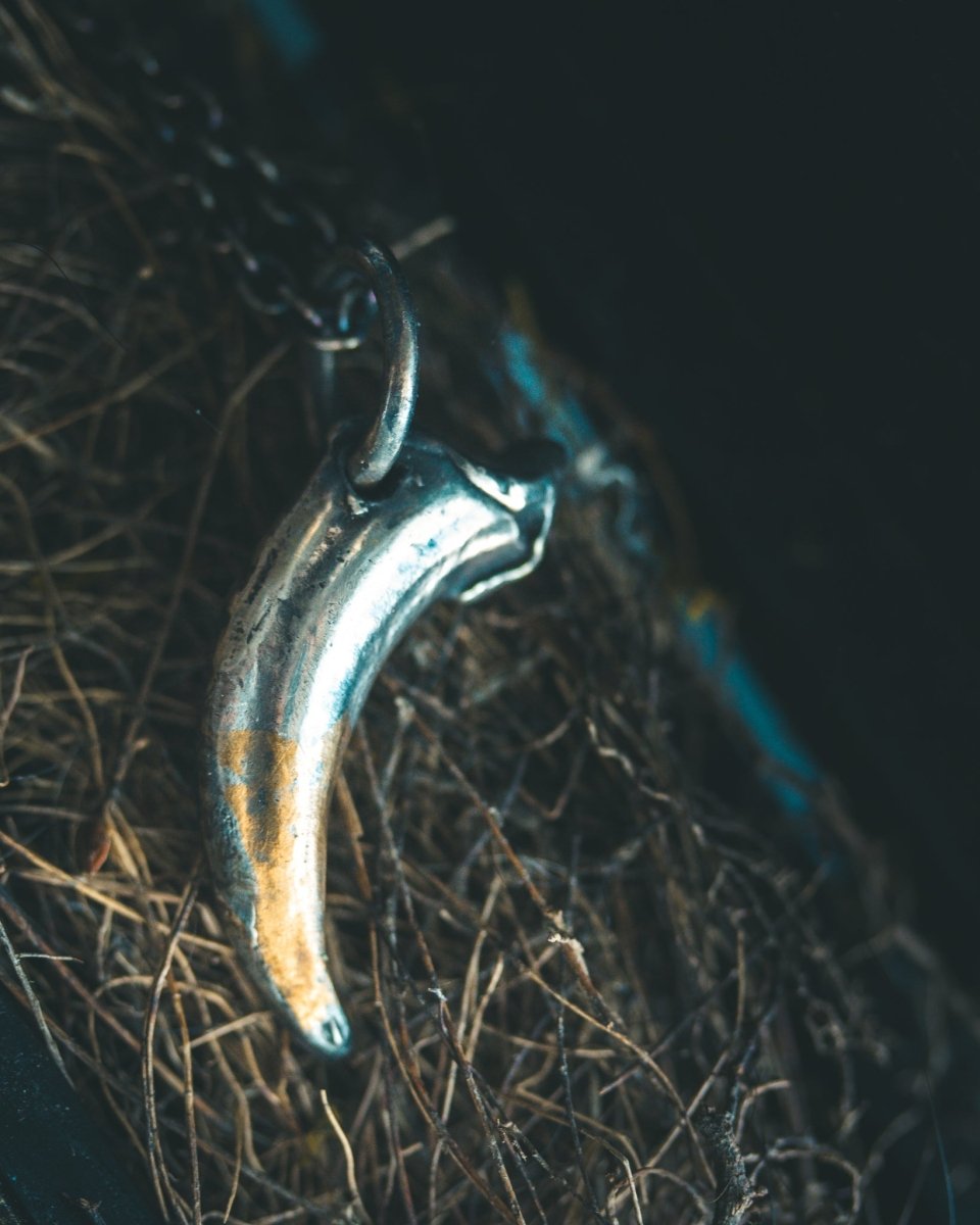 Lupus Spiritus Claw Pendant — A Guardian's Mark | - Machinations