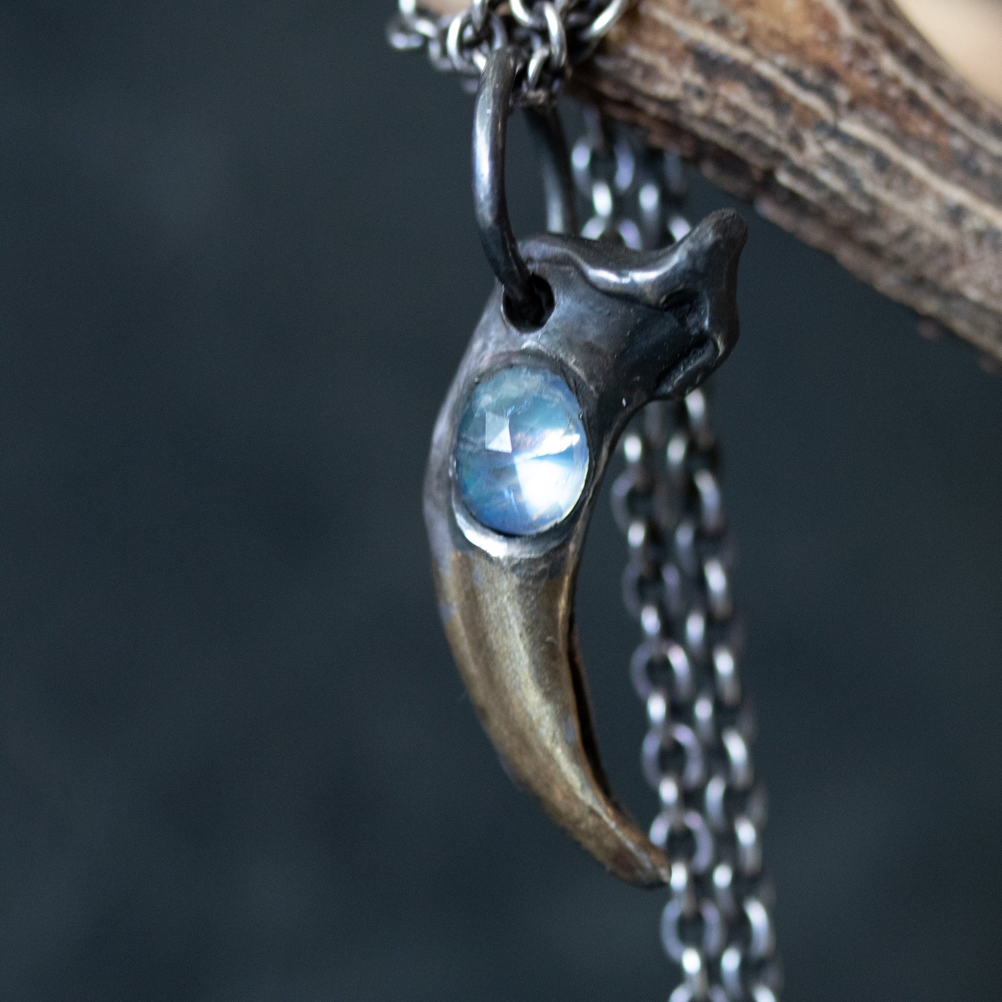 Lupus Spiritus Claw with Moonstone - Machinations