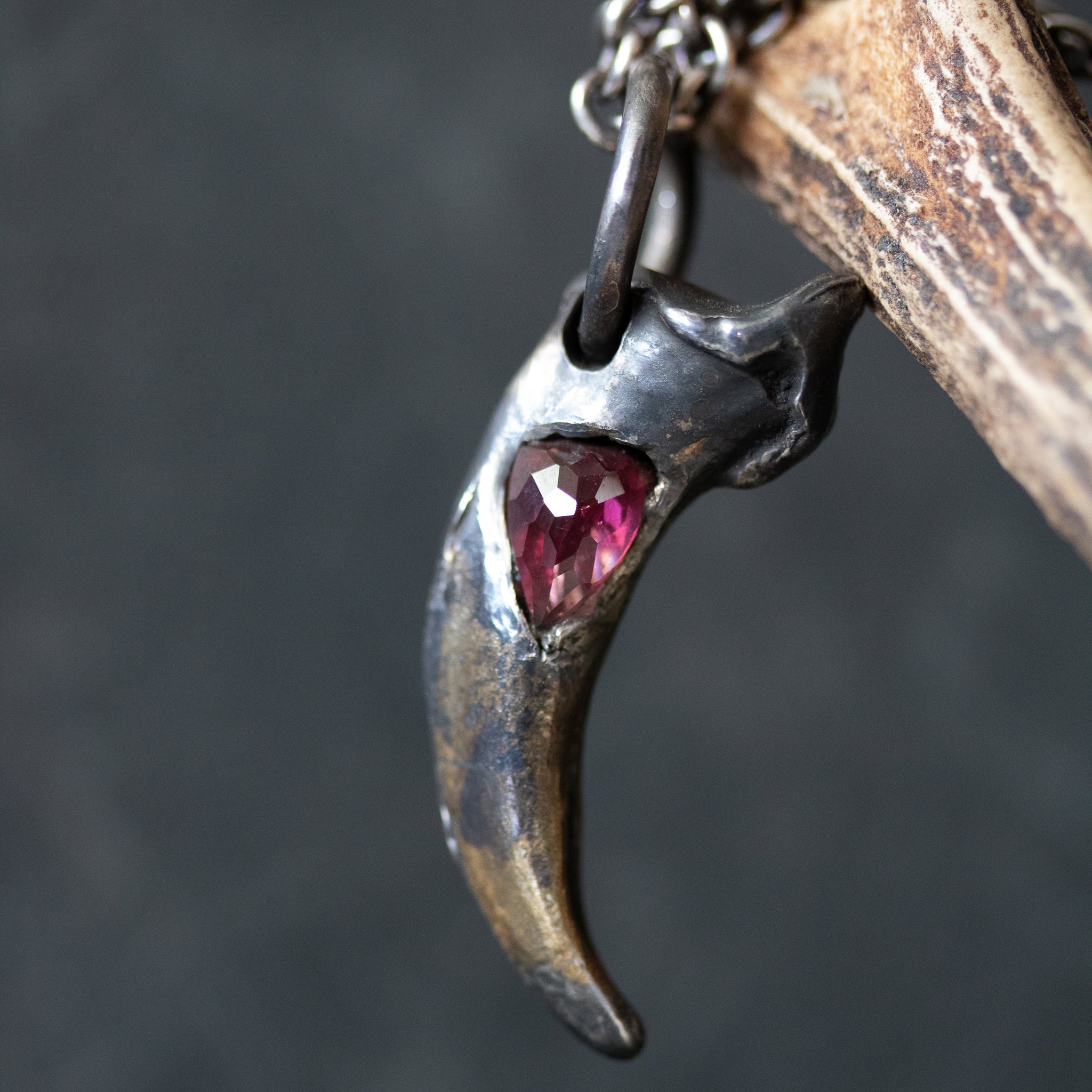 Lupus Spiritus Claw with Rhodolite Garnet - Machinations