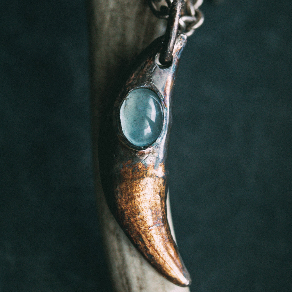 Lupus Spiritus Fang and Aquamarine - Machinations