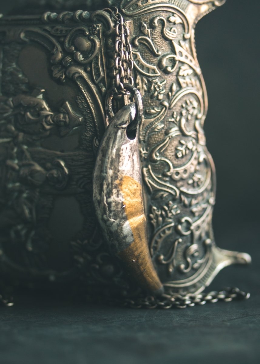 Lupus Spiritus Fang Pendant – A Symbol of Strength, Alchemy & Guardianship - Machinations