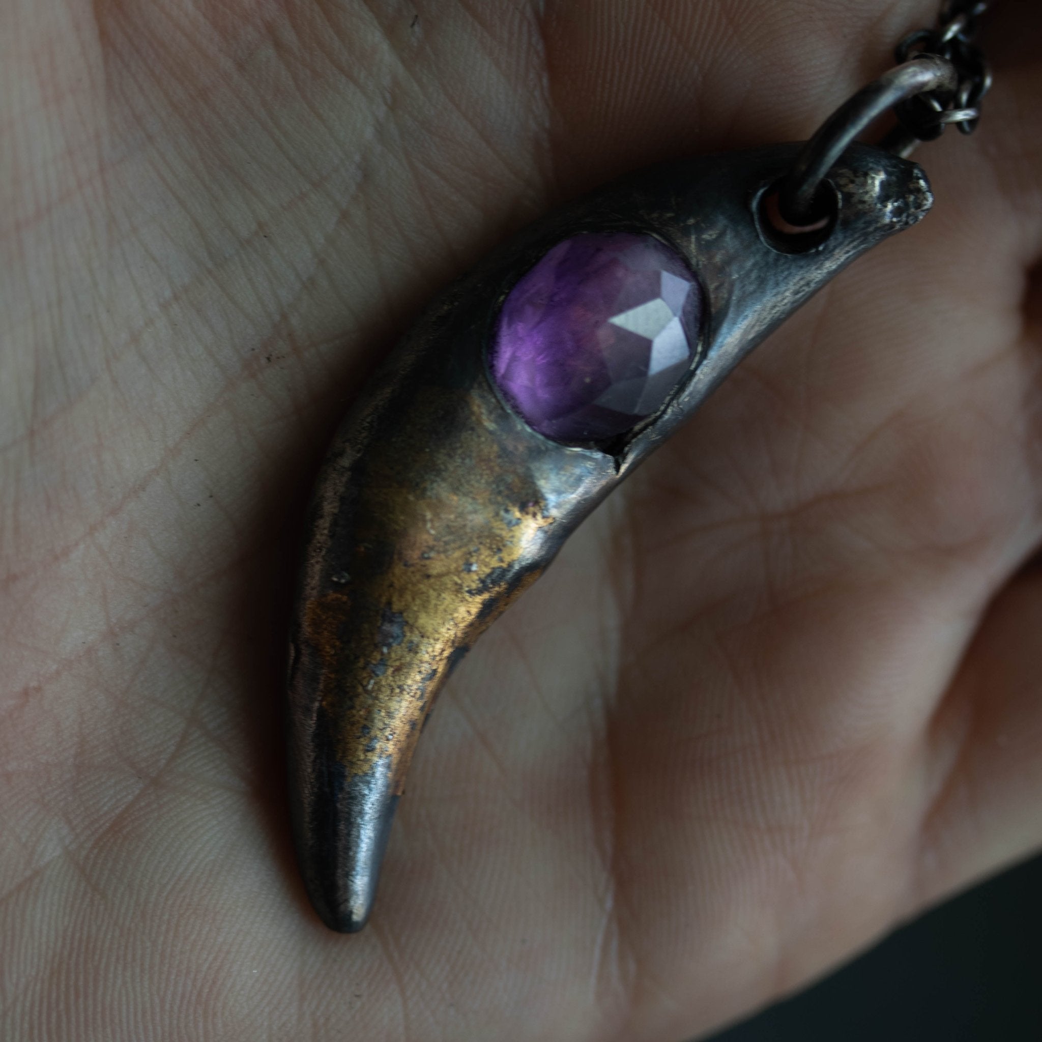 Lupus Spiritus Fang with Amethyst - Machinations