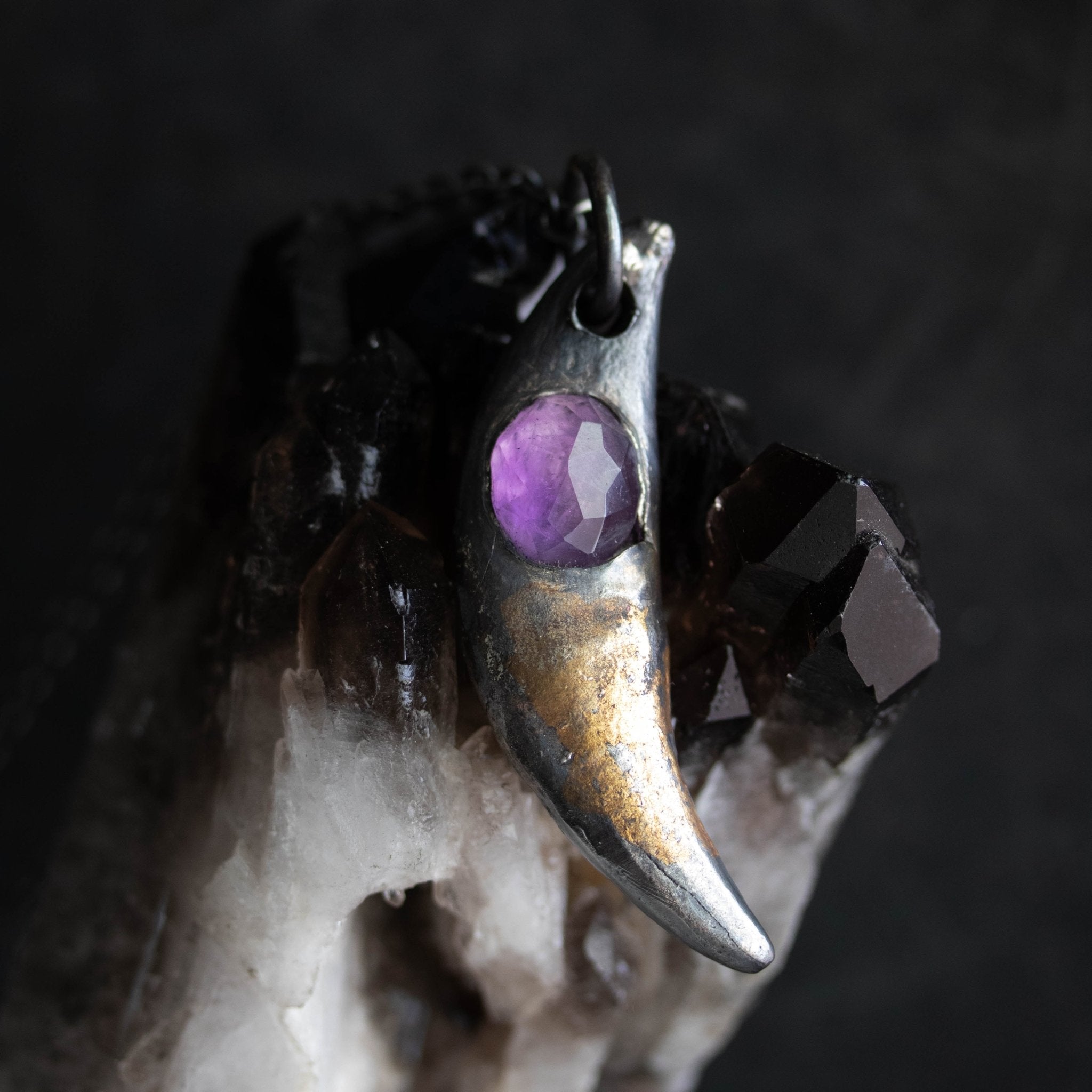 Lupus Spiritus Fang with Amethyst - Machinations