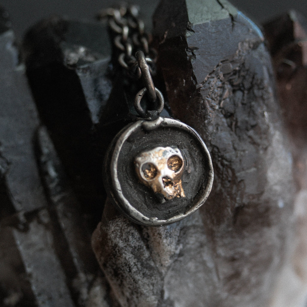 Memento mori skull Charm - Machinations