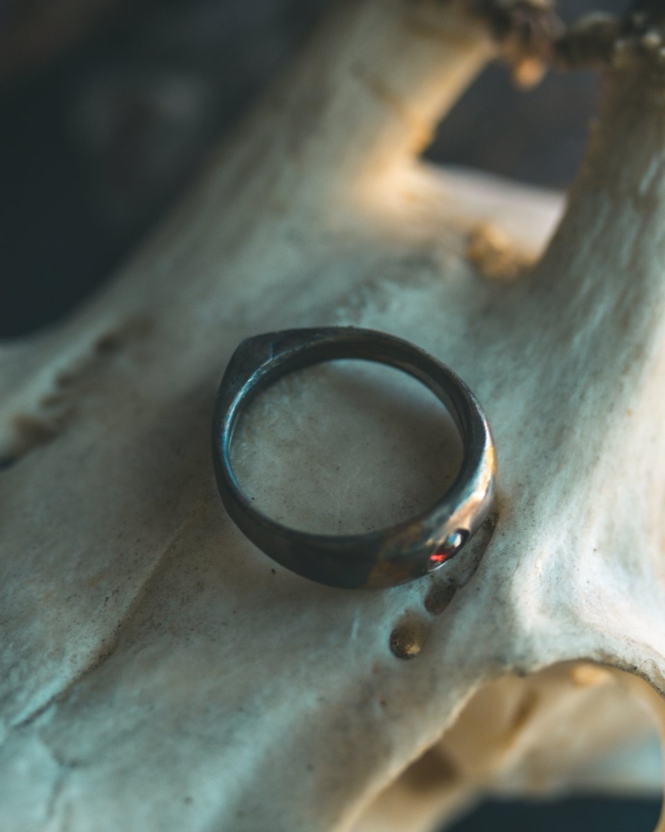 Mixed metals STIRRUP RING garnet limited edition - Machinations