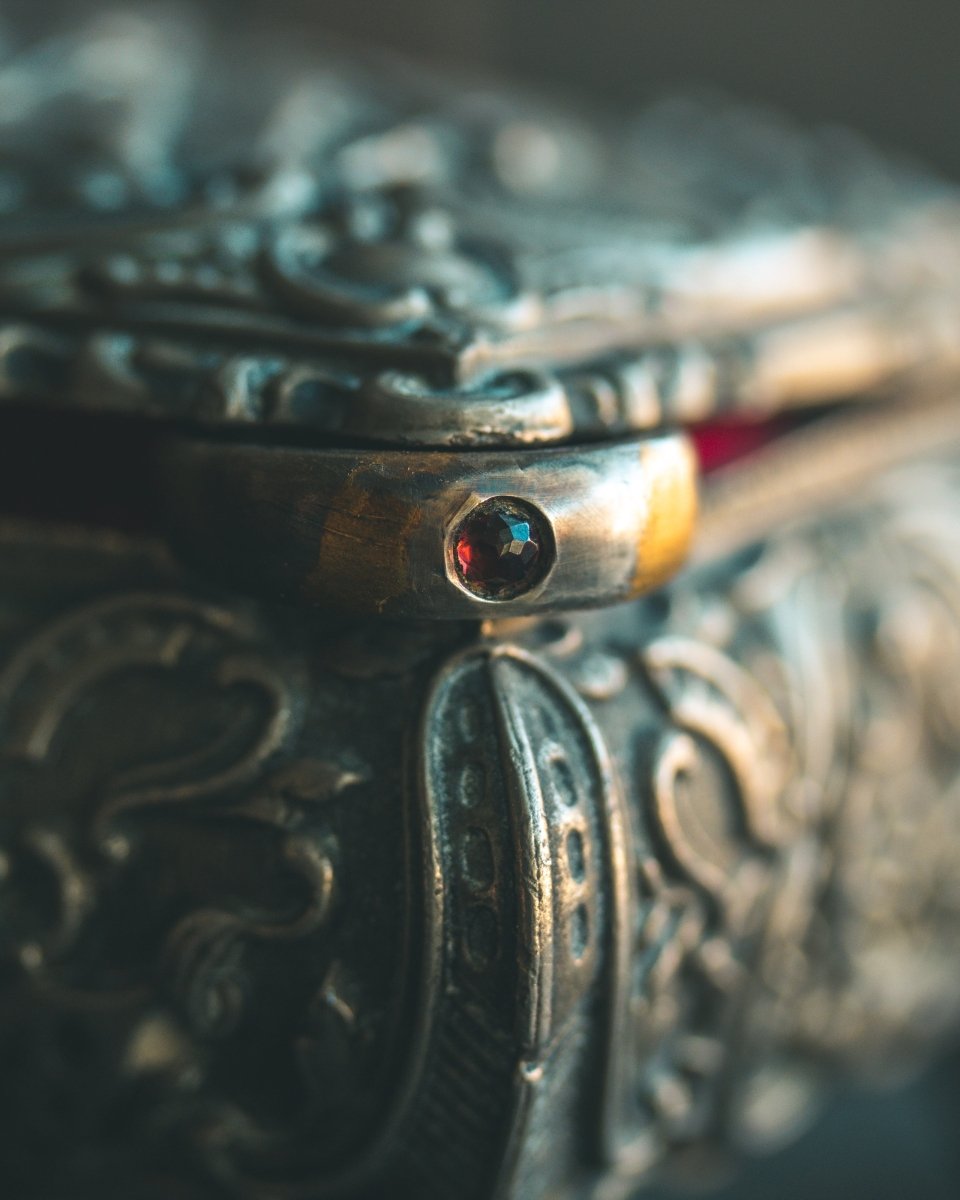 Mixed metals STIRRUP RING garnet limited edition - Machinations