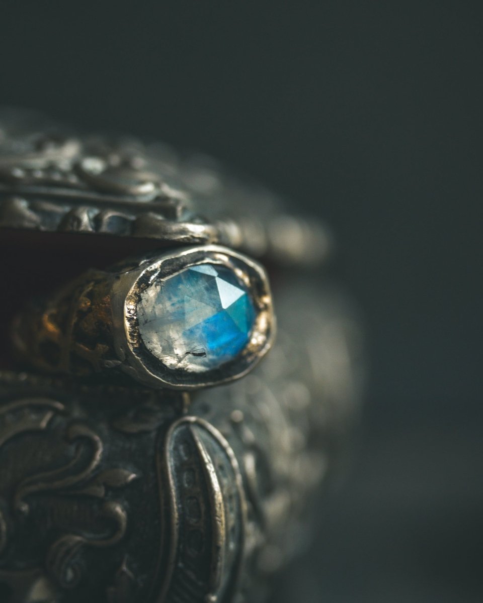 Oculus Moonstone Ring: Your Personal Scrying Stone - Machinations