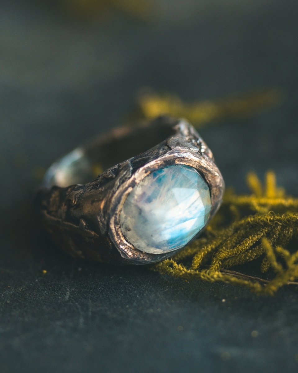 Oculus Moonstone Ring: Your Personal Scrying Stone - Machinations