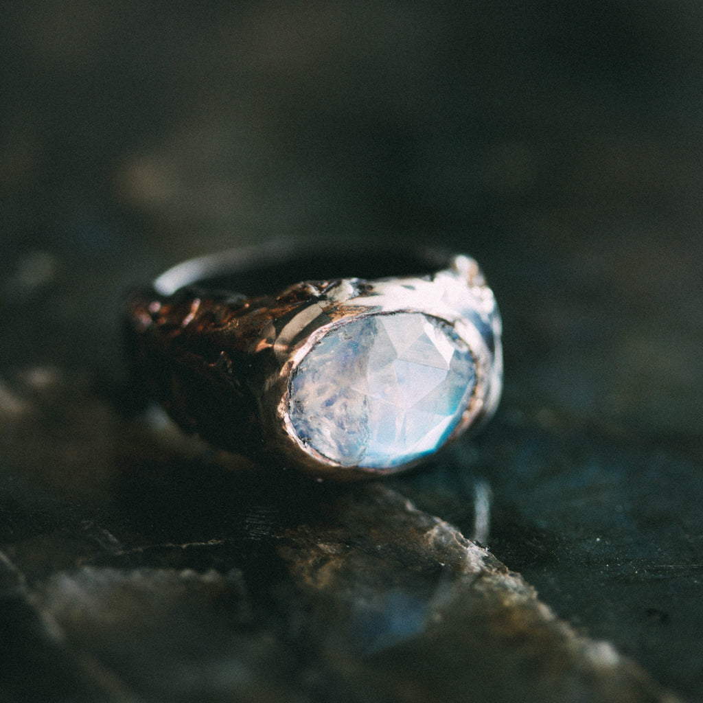 Oculus with Moonstone - Machinations