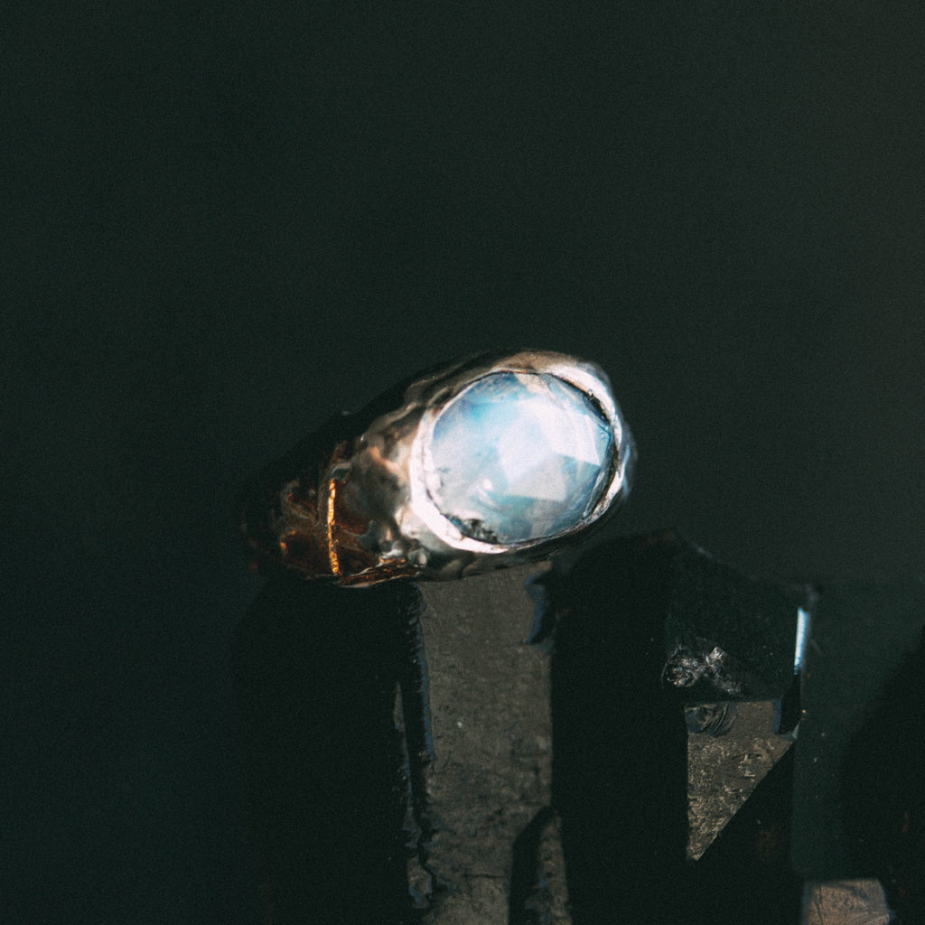 Oculus with Moonstone - Machinations