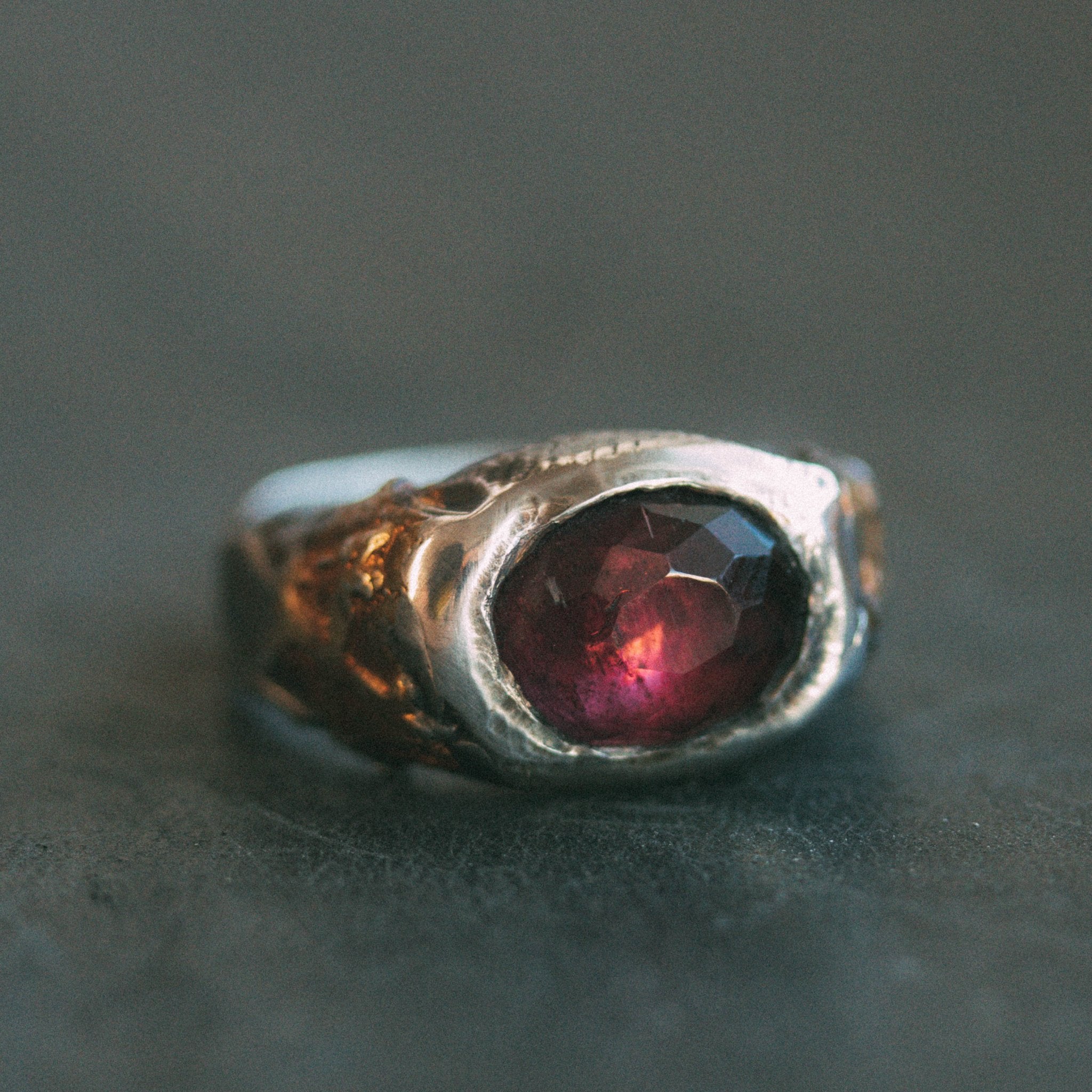 Oculus with rhodolite tourmaline - Machinations
