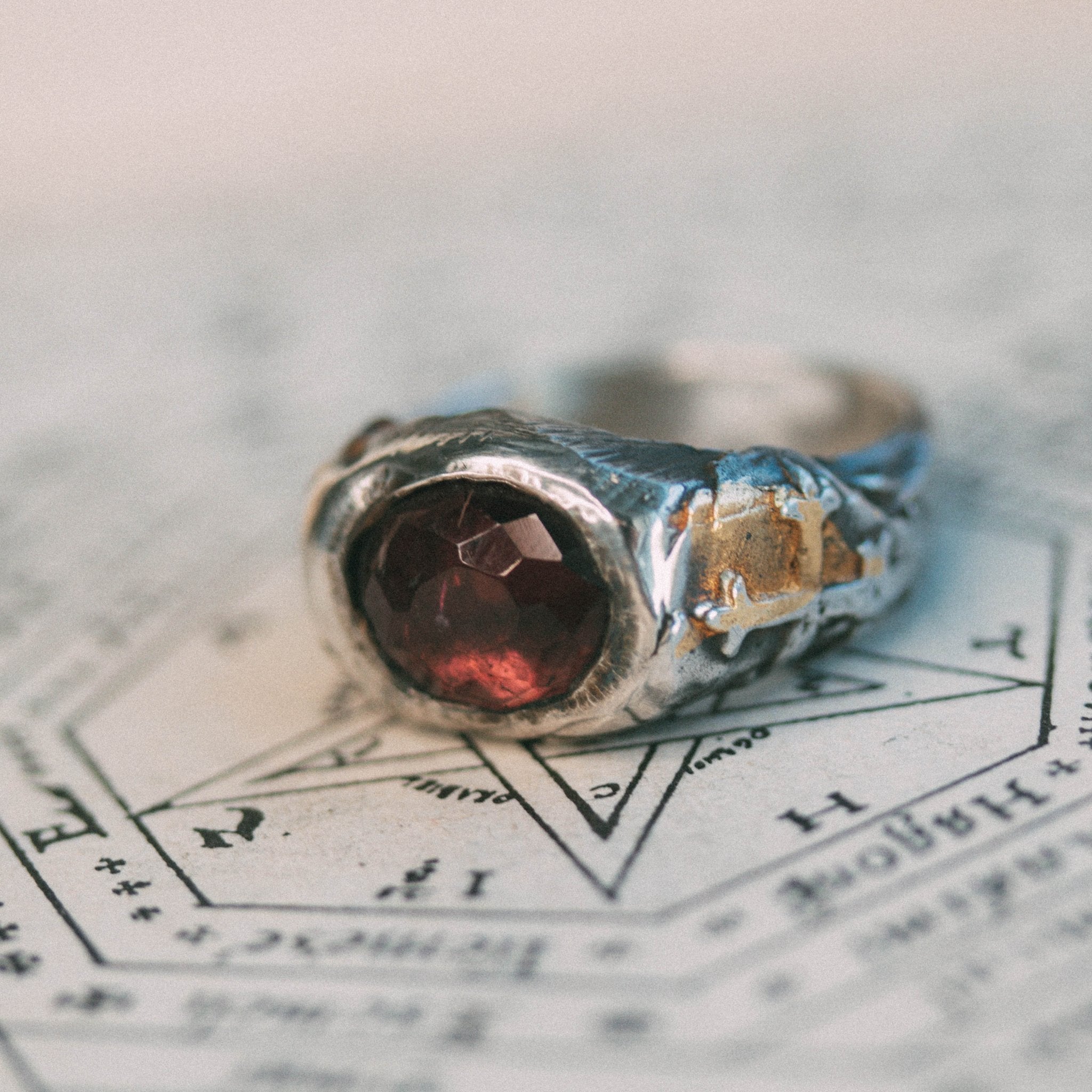 Oculus with rhodolite tourmaline - Machinations