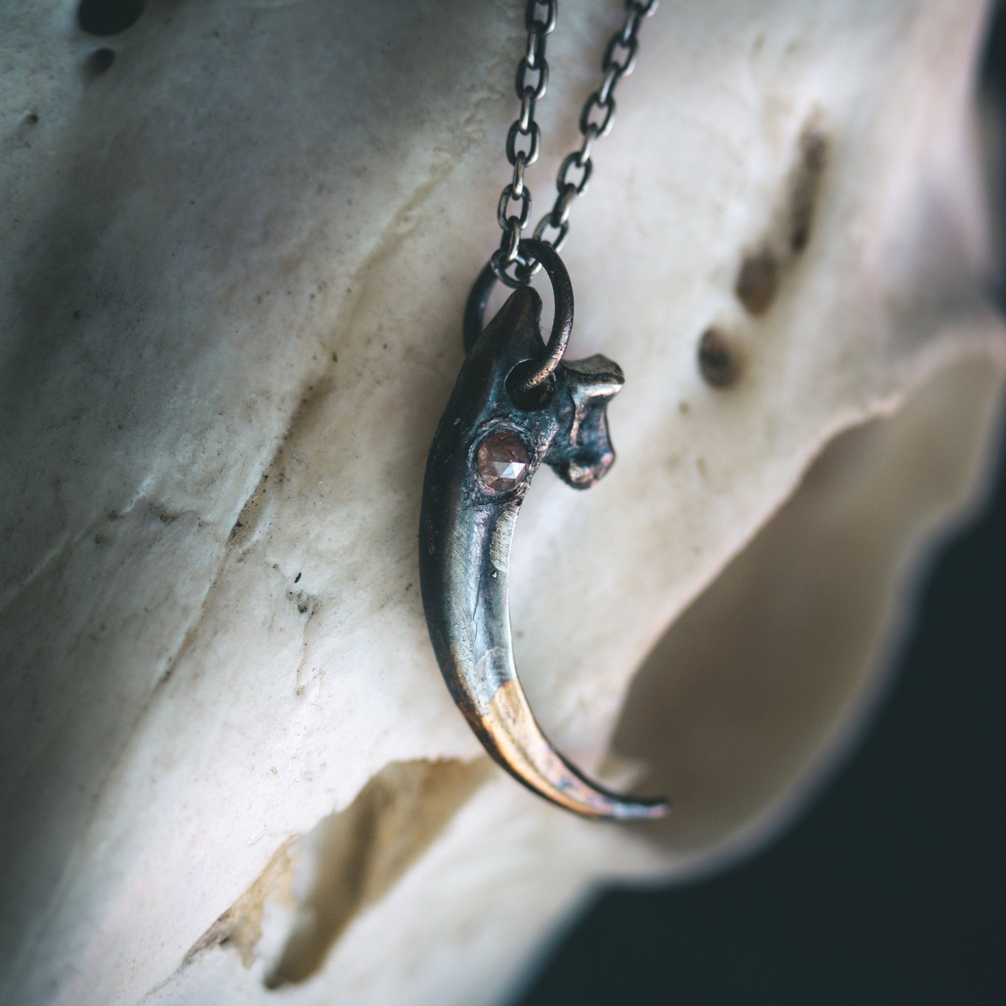 Raven Talon Red Orange Diamond - Machinations