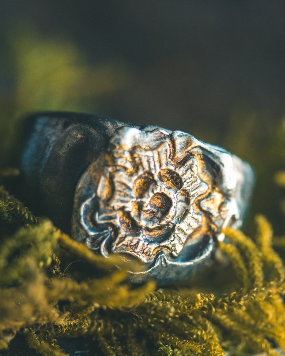 Rose of Death Tarot Signet Ring – A Symbol of Transformation & Renewal - Machinations