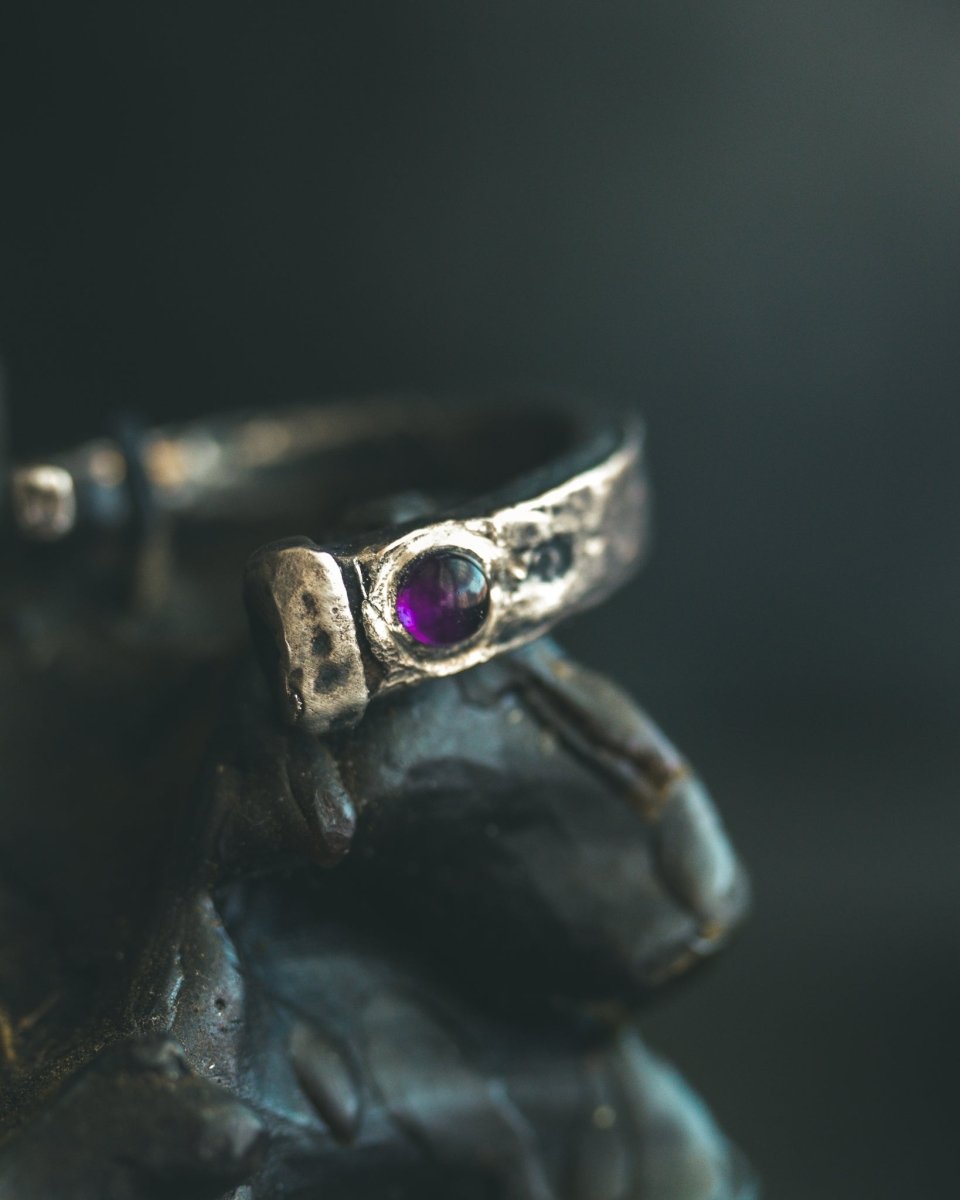 Sterling Silver Coffin Nail Ring – 4mm African Amethyst, 23.5K Gold Keum-boo - Machinations