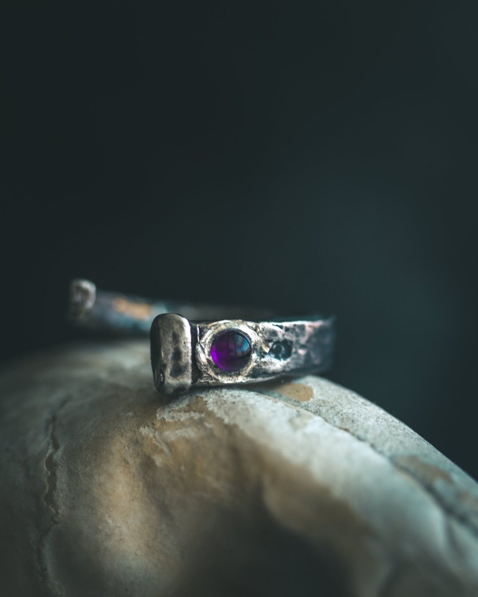 Sterling Silver Coffin Nail Ring – 4mm African Amethyst, 23.5K Gold Keum-boo - Machinations