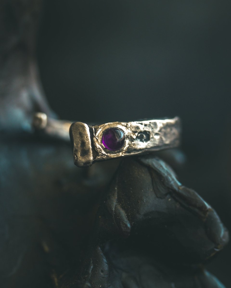 Sterling Silver Coffin Nail Ring – 4mm African Amethyst, 23.5K Gold Keum-boo - Machinations