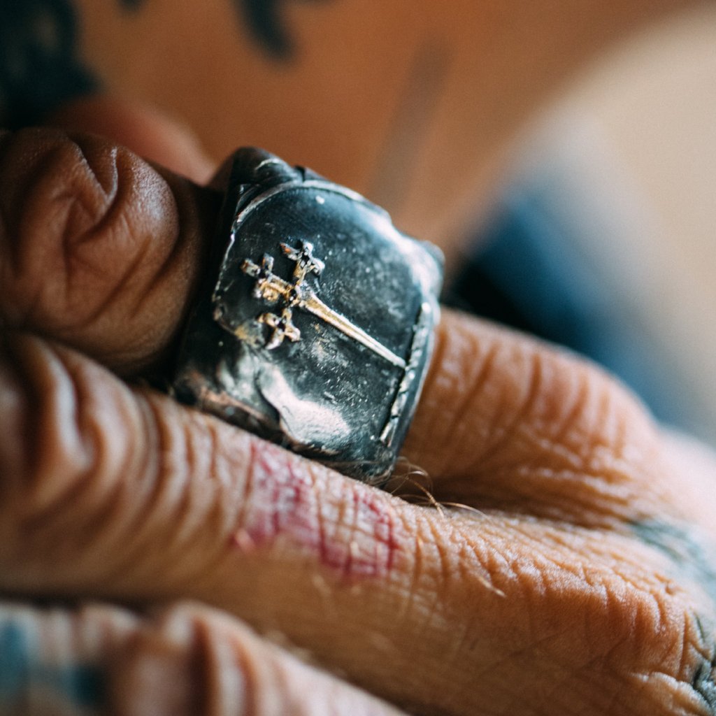Sword of the Righteous With Ruby Signet Ring - Machinations