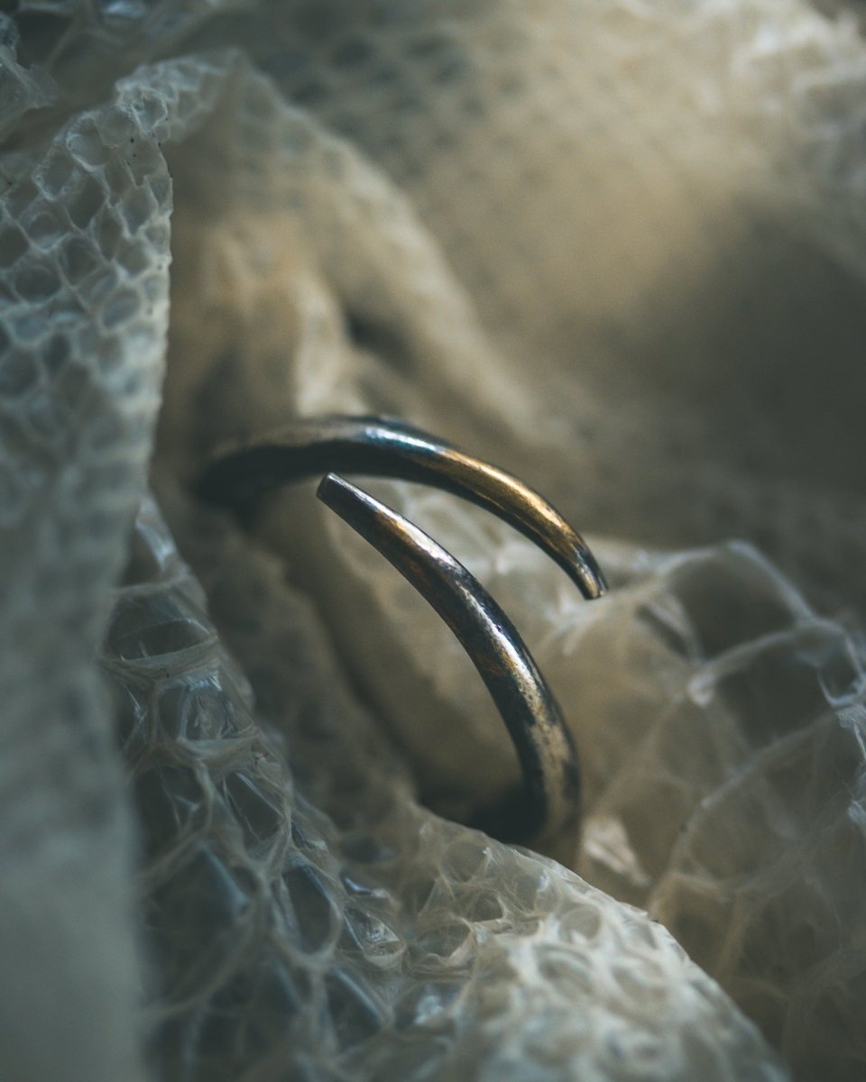 Thorn Ring: Emblem of Beauty and Resilience - Machinations