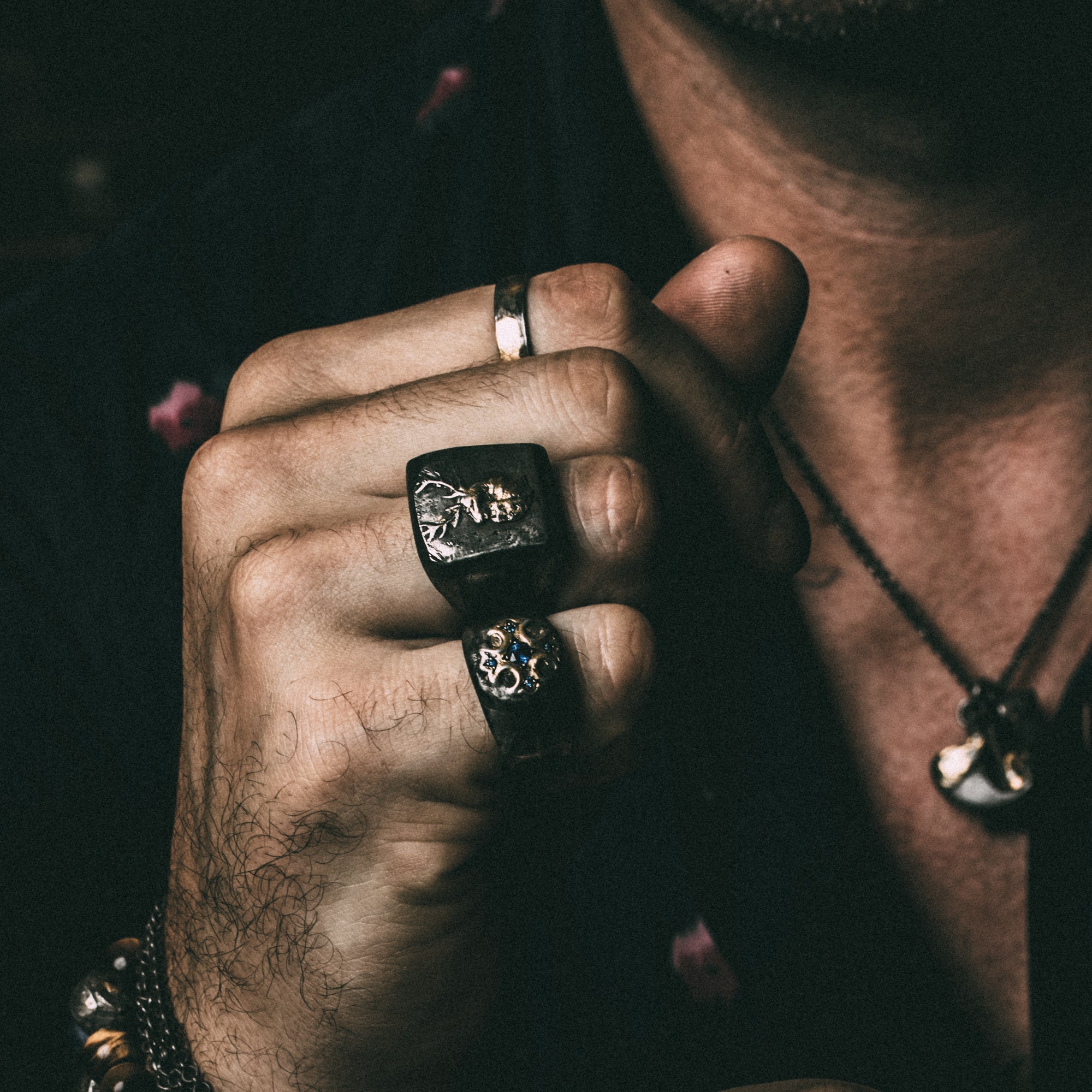 True Cross with accent Sapphire - Machinations